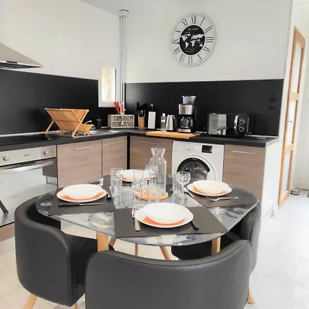 Le Des Ecuries De Marquecy Holiday home *