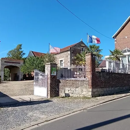 Le Des Ecuries De Marquecy Holiday home *