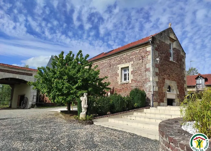 Le Des Ecuries De Marquecy בית נופש